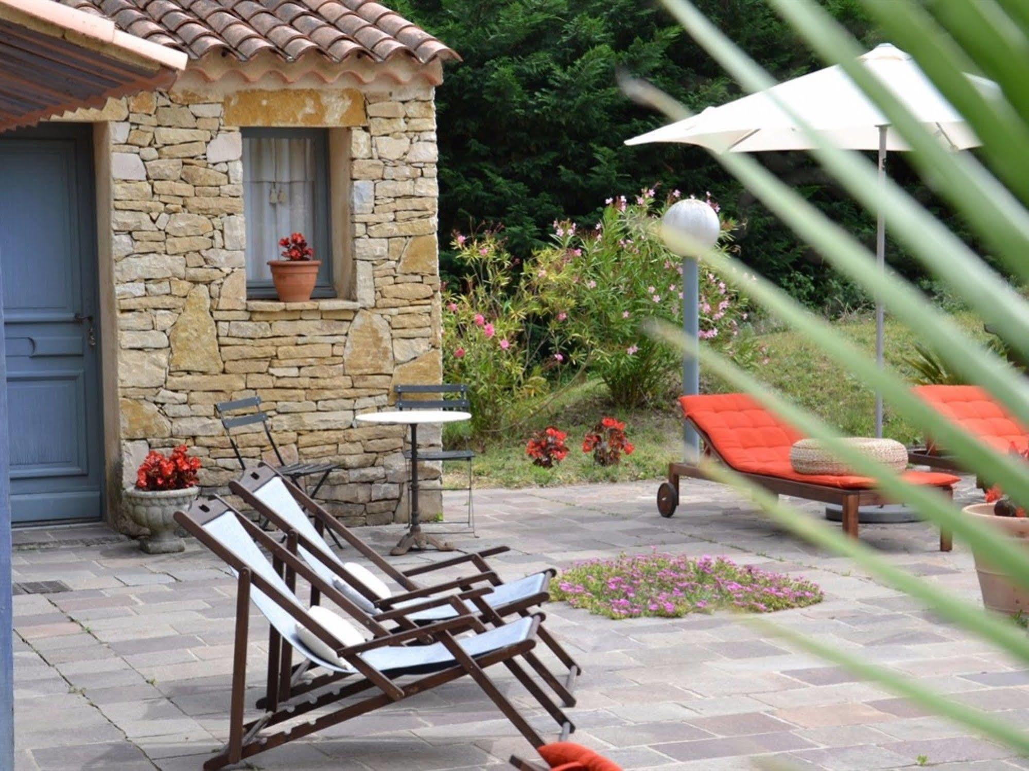 La Deviniere Hotel Donzère Exterior foto