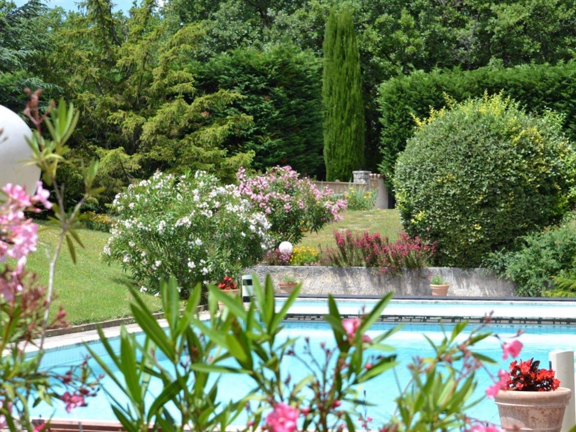 La Deviniere Hotel Donzère Exterior foto